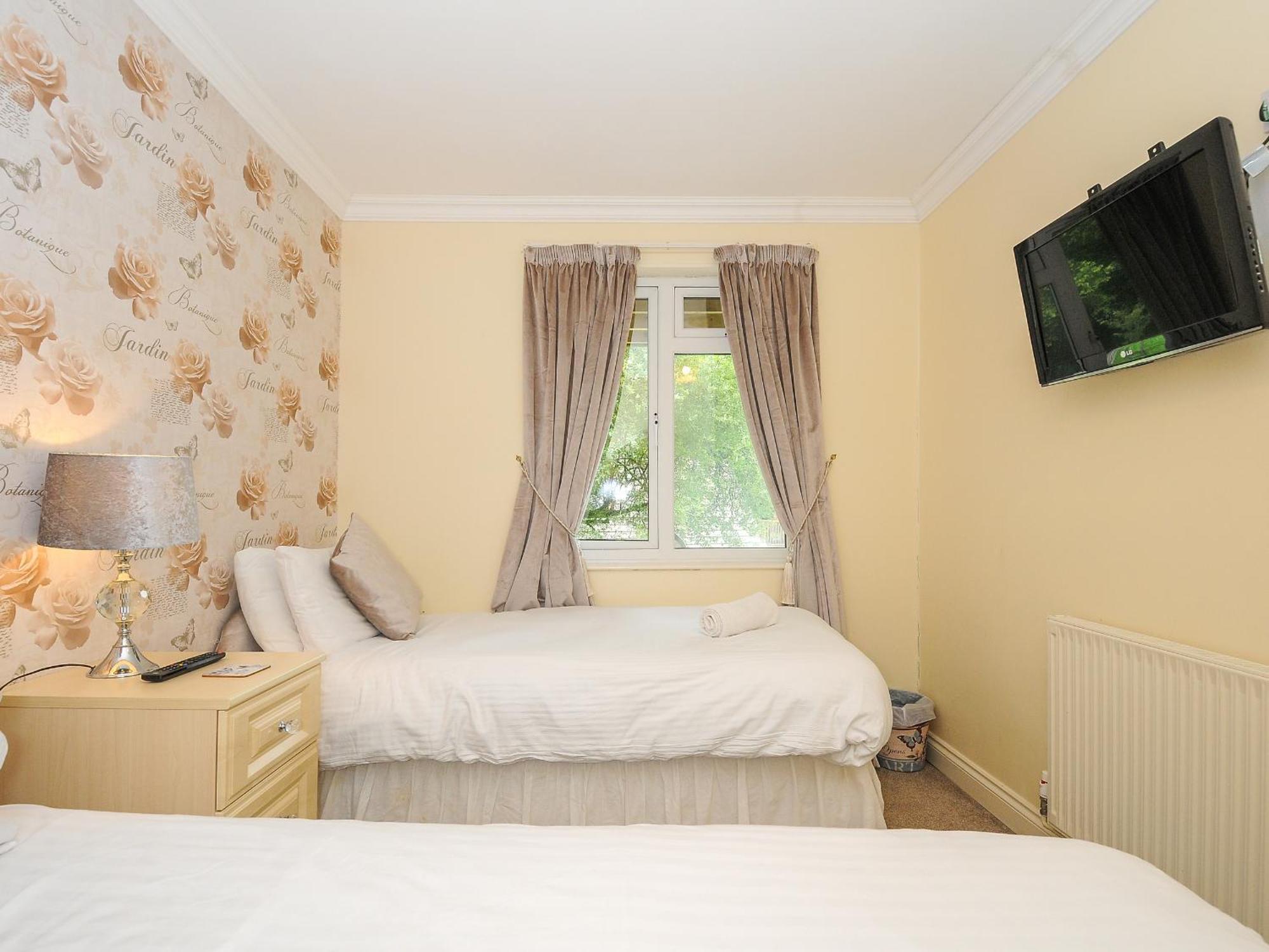 Dart Lodge Callington Экстерьер фото